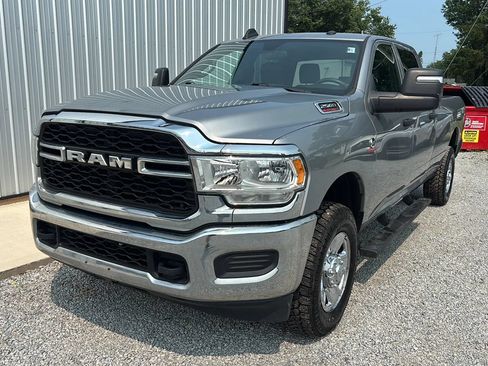 Used 2024 RAM 2500 Tradesman w/ Chrome Appearance Group AWD/4WD image 12