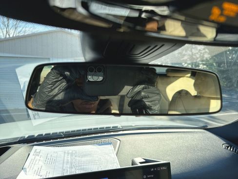 Used 2023 BMW i4 eDrive40 w/ Premium Package image 15