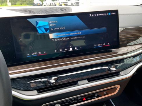 Used 2025 BMW X5 xDrive50e w/ Premium Package AWD/4WD image 15
