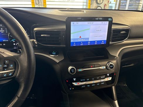 Used 2020 Ford Explorer XLT w/ Equipment Group 202A image 17