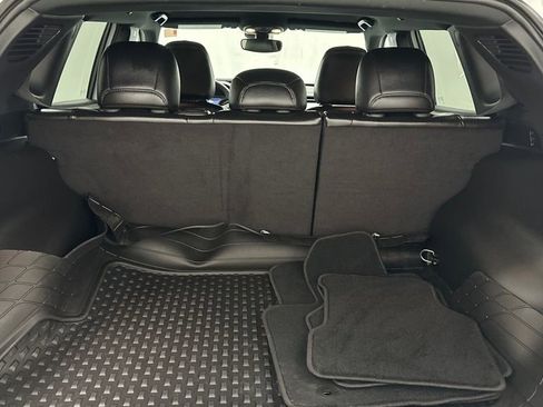 Used 2023 Jeep Compass Limited image 12