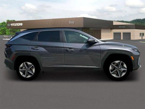 New 2025 Hyundai Tucson SEL image 9