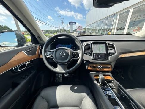 Used 2024 Volvo XC90 B5 Plus AWD/4WD image 19
