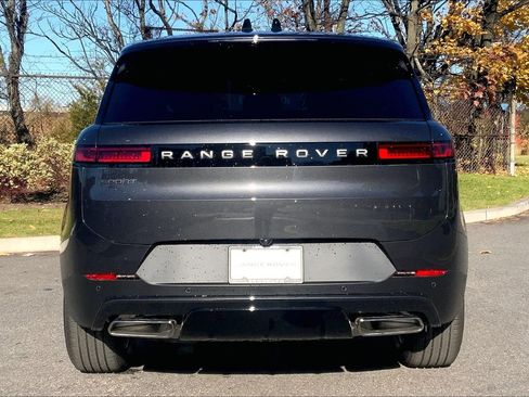 New 2025 Land Rover Range Rover Sport SE image 4