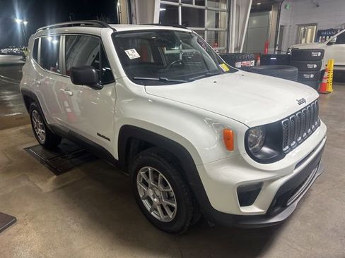 Used 2023 Jeep Renegade Latitude w/ Premium Group image 2