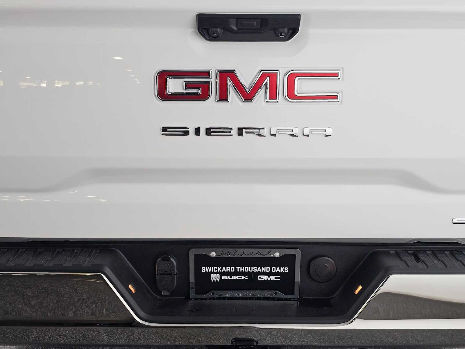 New 2026 GMC Sierra 1500 SLE AWD/4WD image 13