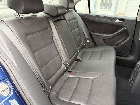 Used 2012 Volkswagen Jetta SE FWD image 16