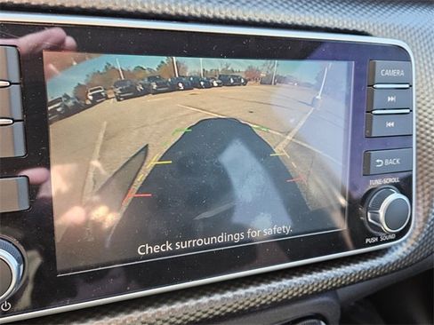 Used 2020 Nissan Kicks SV image 21