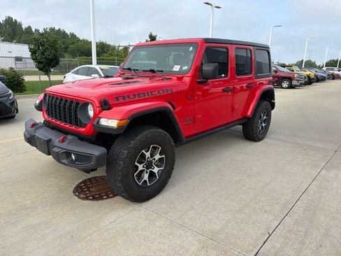 Used 2022 Jeep Wrangler Unlimited Rubicon AWD/4WD image 3