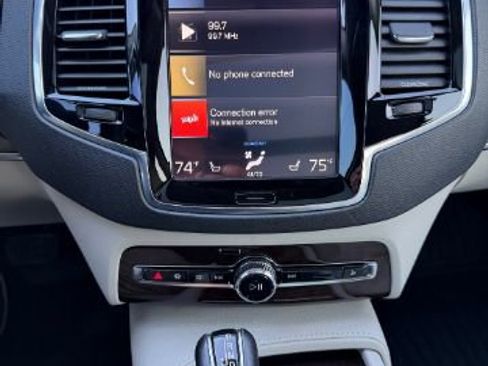 Used 2016 Volvo XC90 T6 Momentum w/ Momentum Plus Package image 13