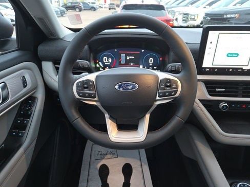 New 2026 Ford Explorer Active image 14