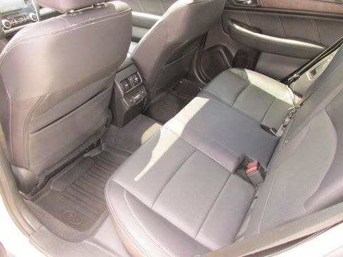 Used 2018 Subaru Outback 2.5i Limited AWD/4WD image 10