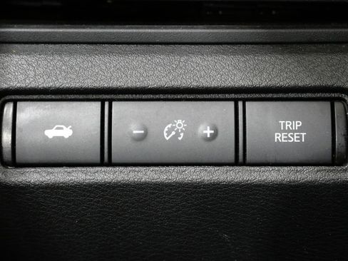 Used 2024 Nissan Altima 2.5 SV image 13