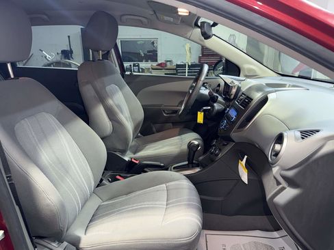 Used 2014 Chevrolet Sonic LT image 27