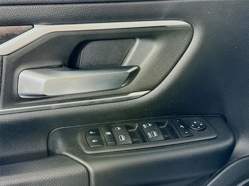 Used 2022 RAM 1500 Big Horn AWD/4WD image 11