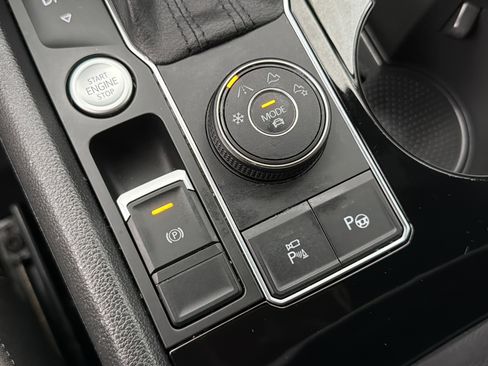 Used 2020 Volkswagen Atlas Cross Sport SEL Premium image 37