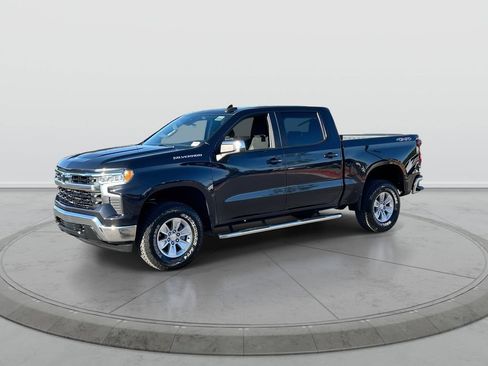 Used 2022 Chevrolet Silverado 1500 LT AWD/4WD image 4