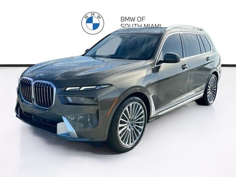 Certified 2025 BMW X7 xDrive40i w/ Premium Package AWD/4WD image 3