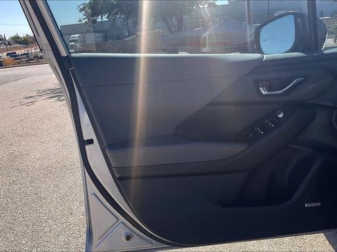 Used 2025 Subaru Crosstrek 2.5i Limited w/ Crosstrek Mirror Package AWD/4WD image 22