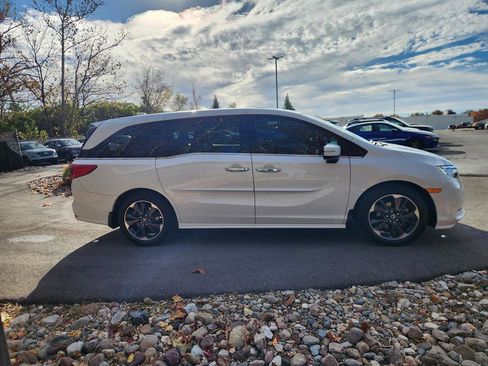 Used 2023 Honda Odyssey Elite image 6