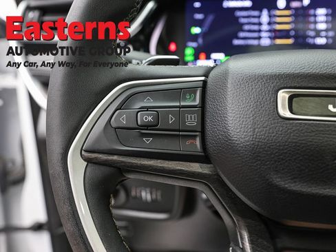 Used 2022 Jeep Grand Cherokee Limited 4xe w/ Luxury Tech Group II AWD/4WD image 14