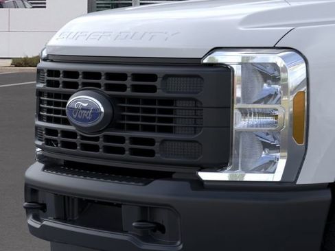 New 2026 Ford F250 XL AWD/4WD image 17