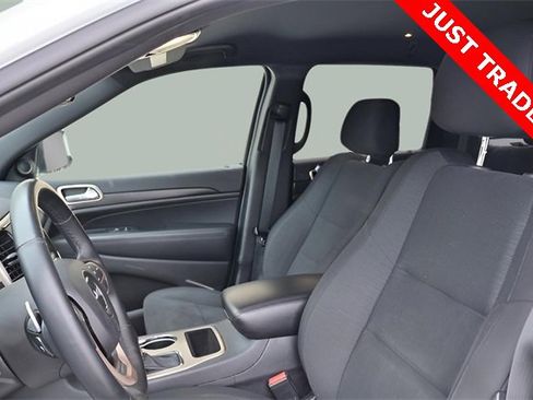 Used 2017 Jeep Grand Cherokee Laredo w/ Quick Order Package 23E image 12