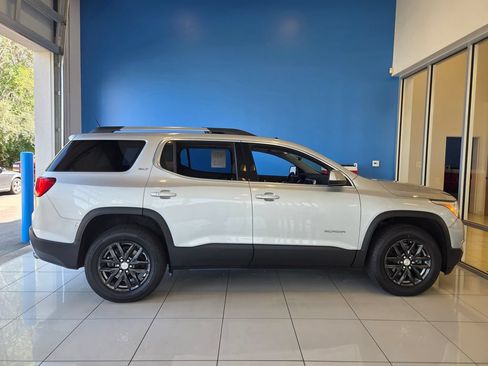 Used 2019 GMC Acadia SLT w/ LPO, Floor Liner Package FWD image 5