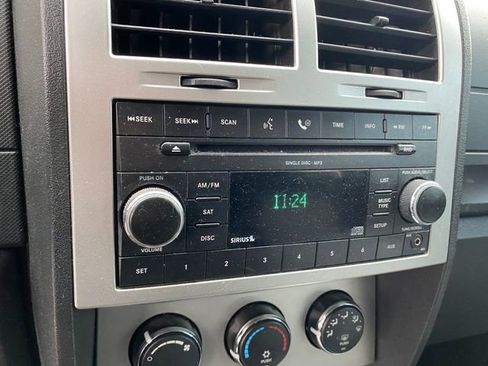 Used 2008 Dodge Nitro SXT image 7