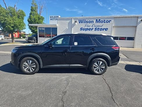 Used 2025 Nissan Pathfinder SL AWD/4WD image 8