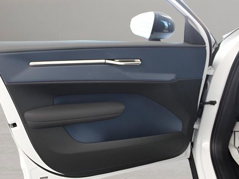 New 2026 Volvo EX30 Ultra w/ Protection Package Premier image 25