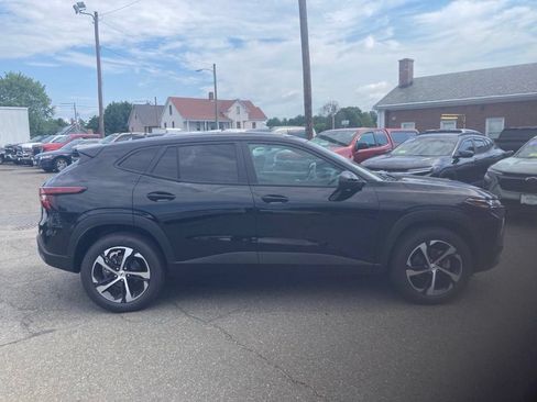New 2026 Chevrolet Trax RS w/ Sunroof Package FWD image 29