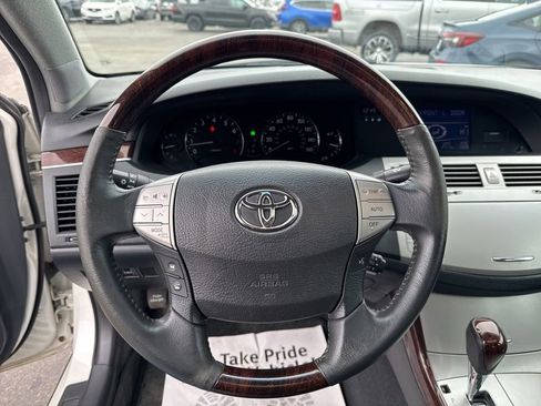 Used 2009 Toyota Avalon Limited image 13