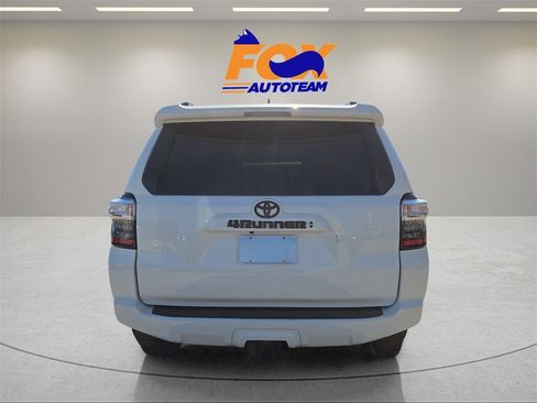 Certified 2022 Toyota 4Runner SR5 Premium image 4