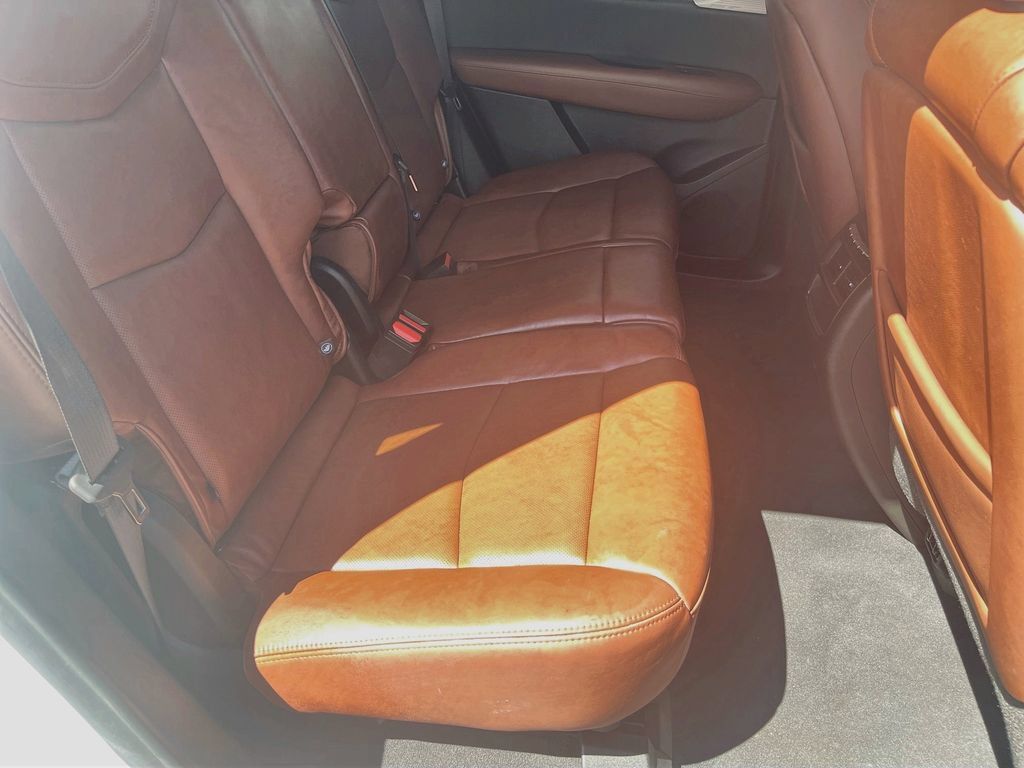 Used 2026 Cadillac XT5 Sportv w/ LPO, Onyx Lite Package AWD/4WD image 29