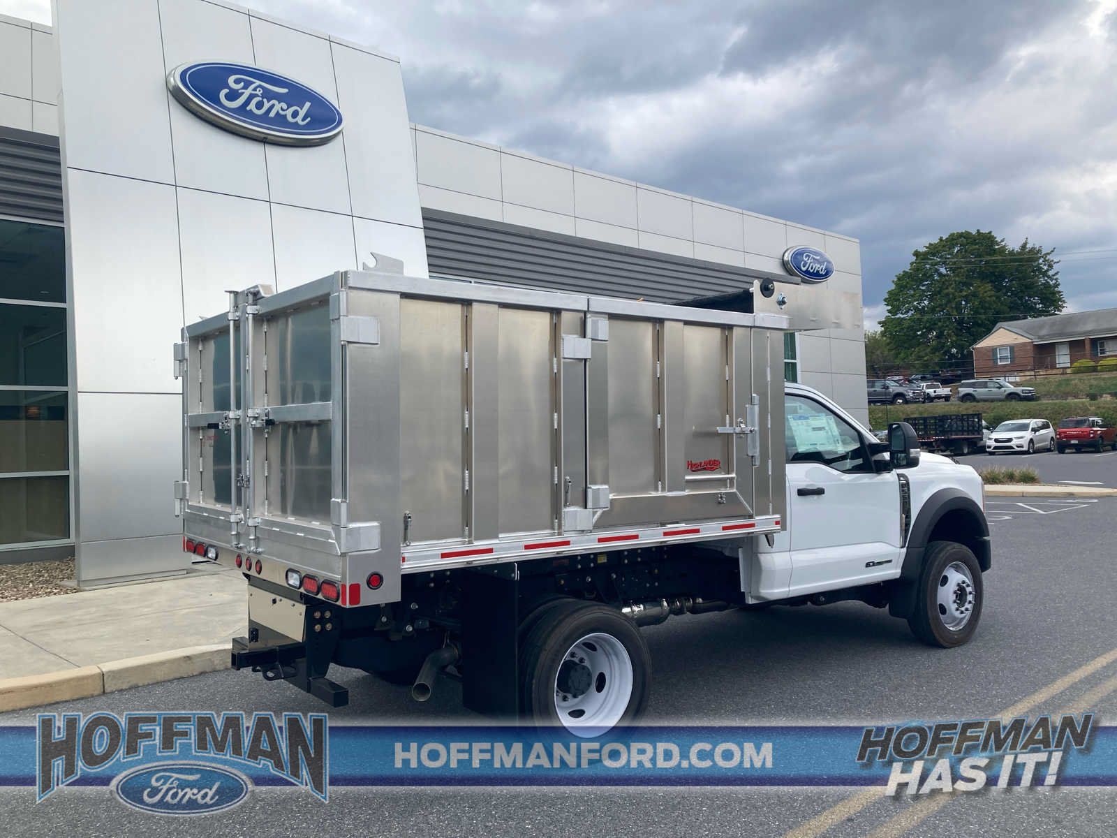 Used 2023 Ford F550 4x4 Regular Cab Super Duty image 4