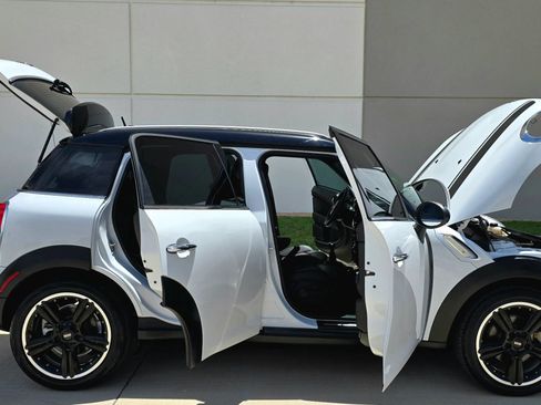 Used 2016 MINI Cooper Countryman FWD image 11