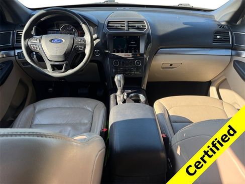 Used 2018 Ford Explorer XLT w/ Equipment Group 202A image 10