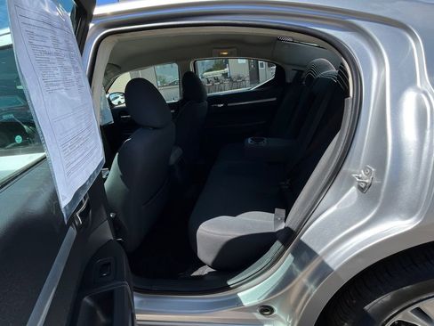 Used 2010 Dodge Charger SXT RWD image 17