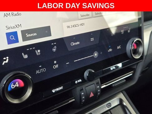 Used 2024 Lexus GX 550 AWD/4WD image 18