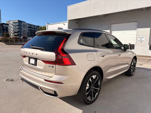 Used 2026 Volvo XC60 B5 Plus w/ Protection Package Premier AWD/4WD image 9