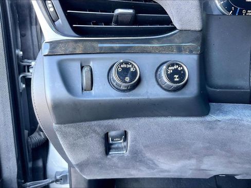 Used 2019 Cadillac Escalade Platinum image 35