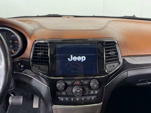 Used 2021 Jeep Grand Cherokee Overland image 12