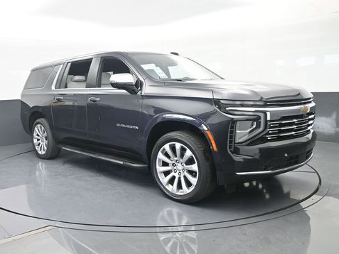 New 2025 Chevrolet Suburban Premier image 8