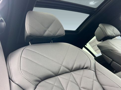 New 2026 BMW X6 xDrive40i w/ Executive Package image 24