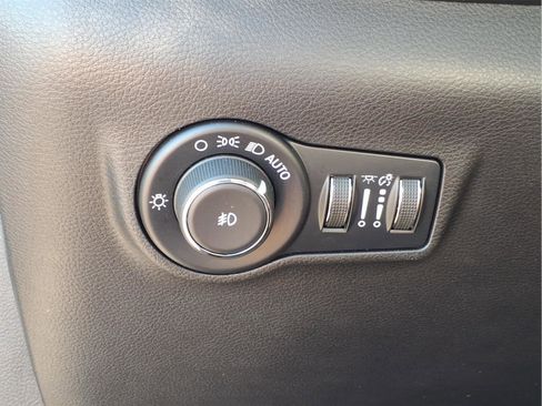 Used 2025 Jeep Compass Limited AWD/4WD image 17