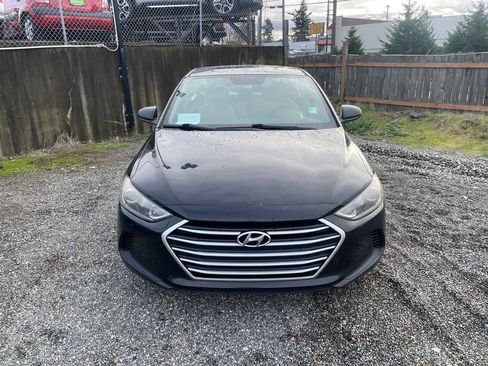 Used 2017 Hyundai Elantra SE FWD image 2