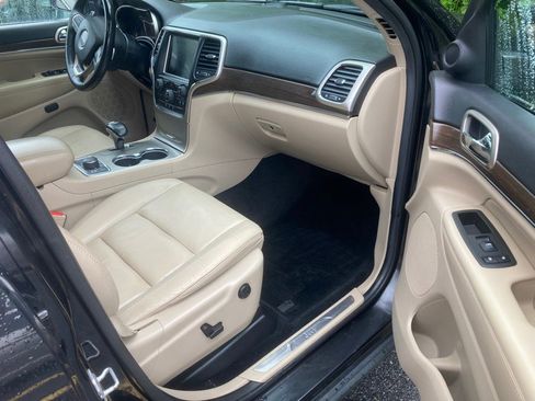 Used 2014 Jeep Grand Cherokee Limited image 18