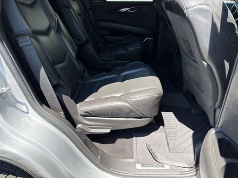 Used 2018 Cadillac Escalade Platinum AWD/4WD image 29