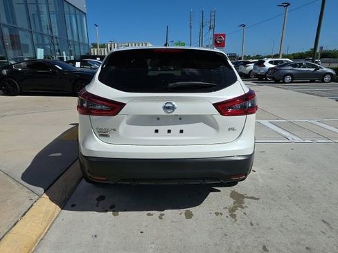 Used 2022 Nissan Rogue Sport SL w/ Premium Package image 5